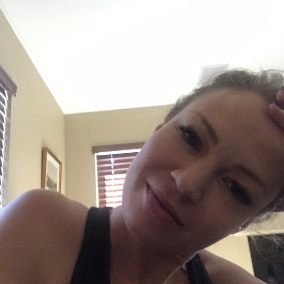 Meet your Posher, Amanda - Picture 1 of 1